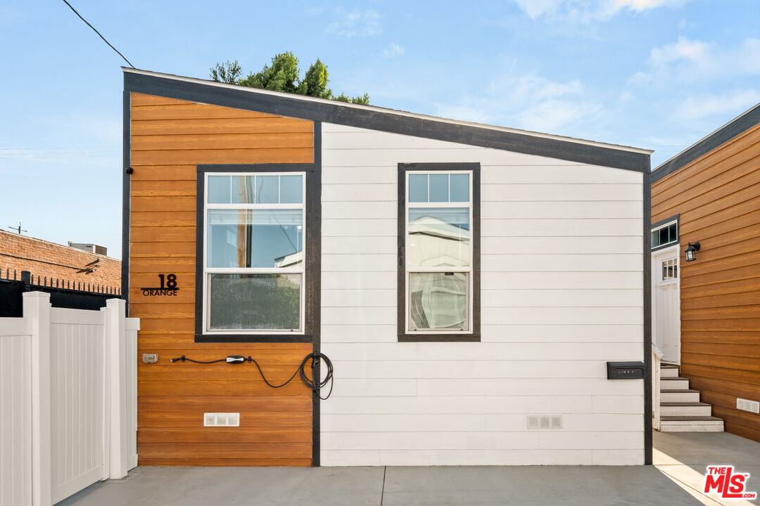 8250 Lankershim Blvd Unit: 112
