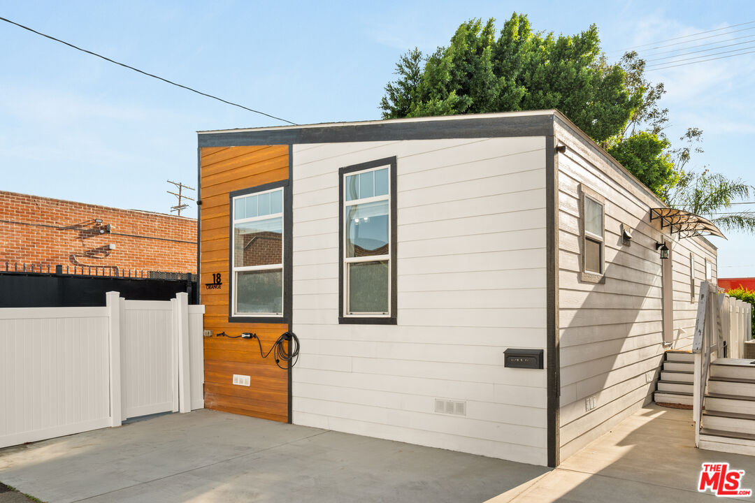 8250 Lankershim Blvd Unit: 112