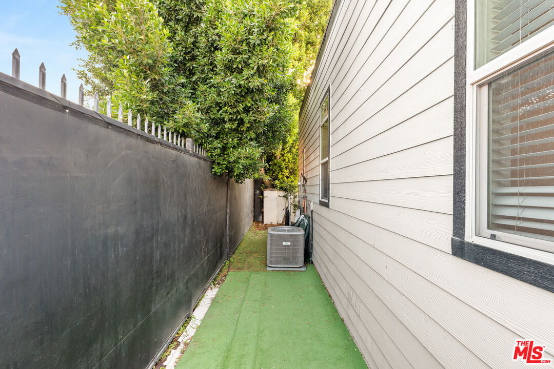 8250 Lankershim Blvd Unit: 112