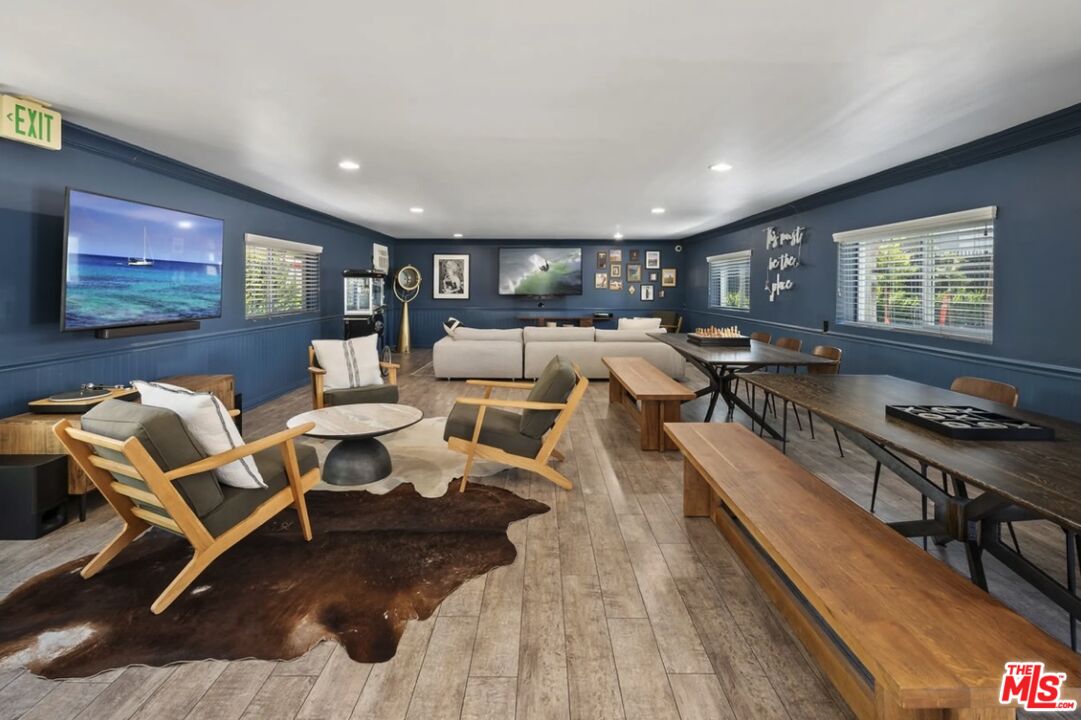 8250 Lankershim Blvd Unit: 112