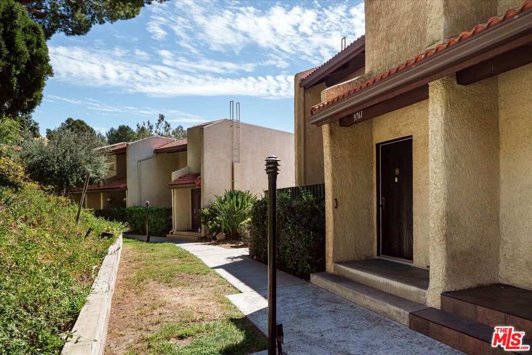 9761 Via Pavia