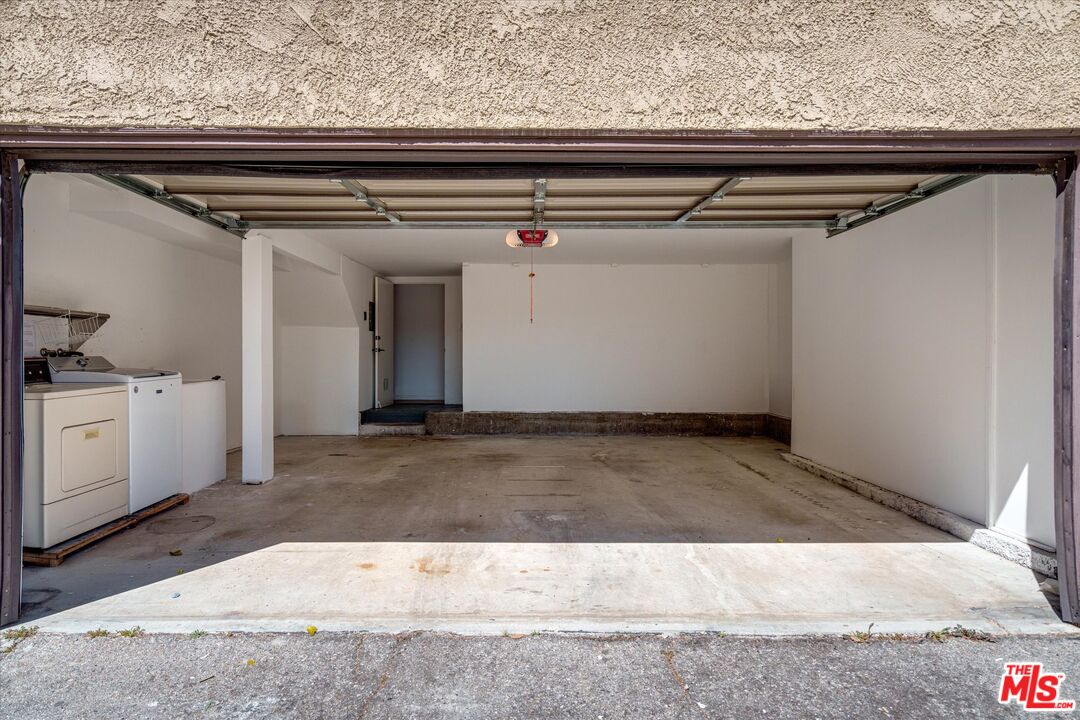 9761 Via Pavia