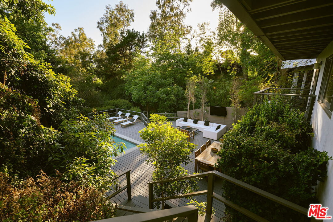2753 La Cuesta Dr