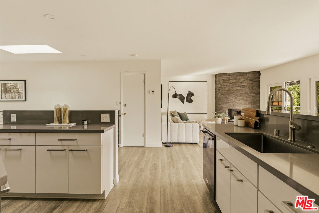 2753 La Cuesta Dr