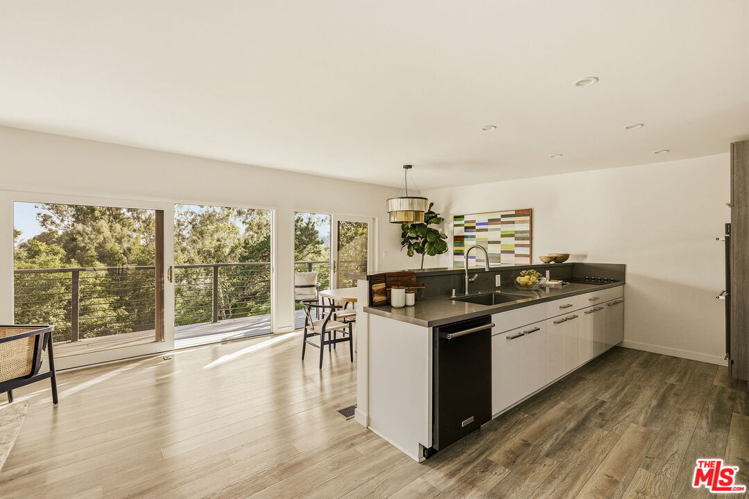 2753 La Cuesta Dr