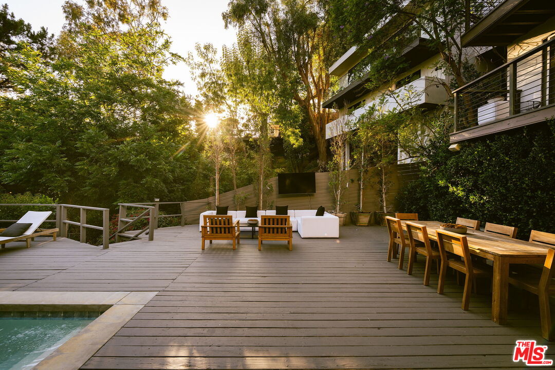 2753 La Cuesta Dr