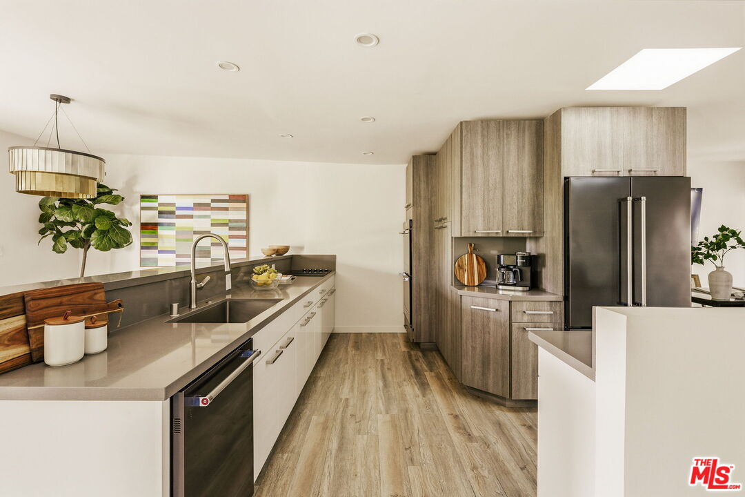 2753 La Cuesta Dr