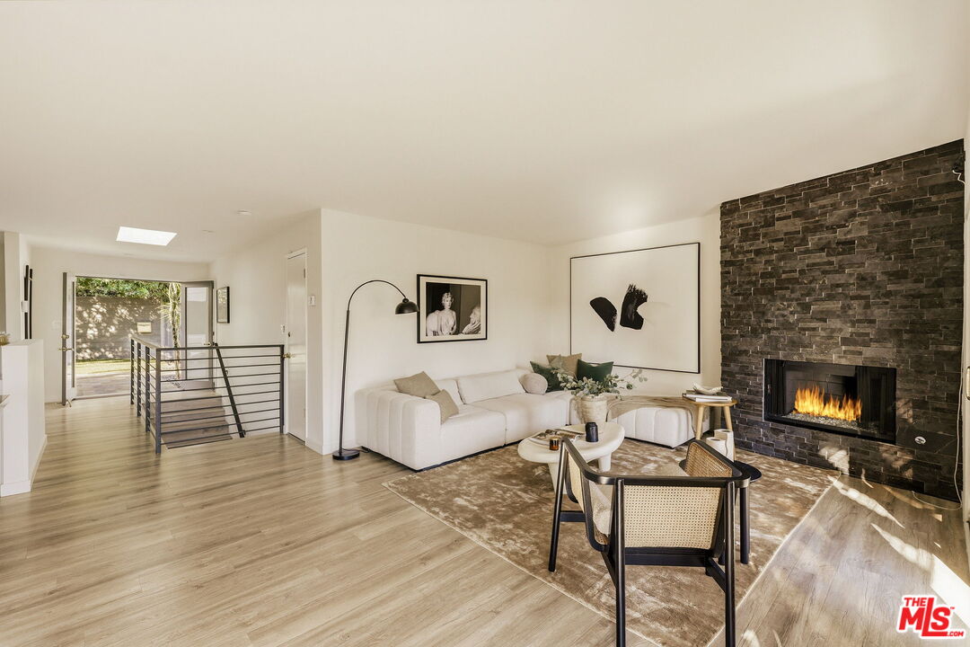 2753 La Cuesta Dr
