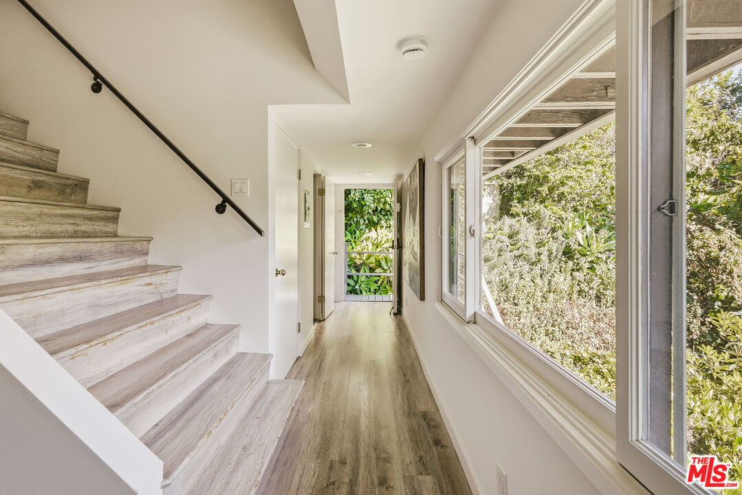 2753 La Cuesta Dr