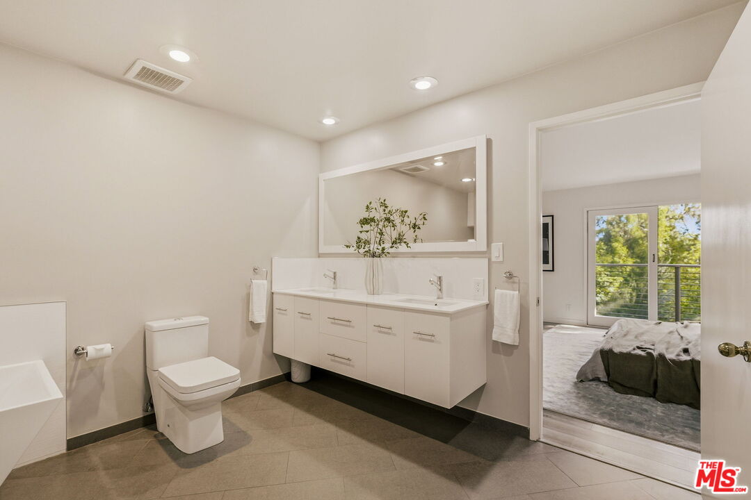 2753 La Cuesta Dr