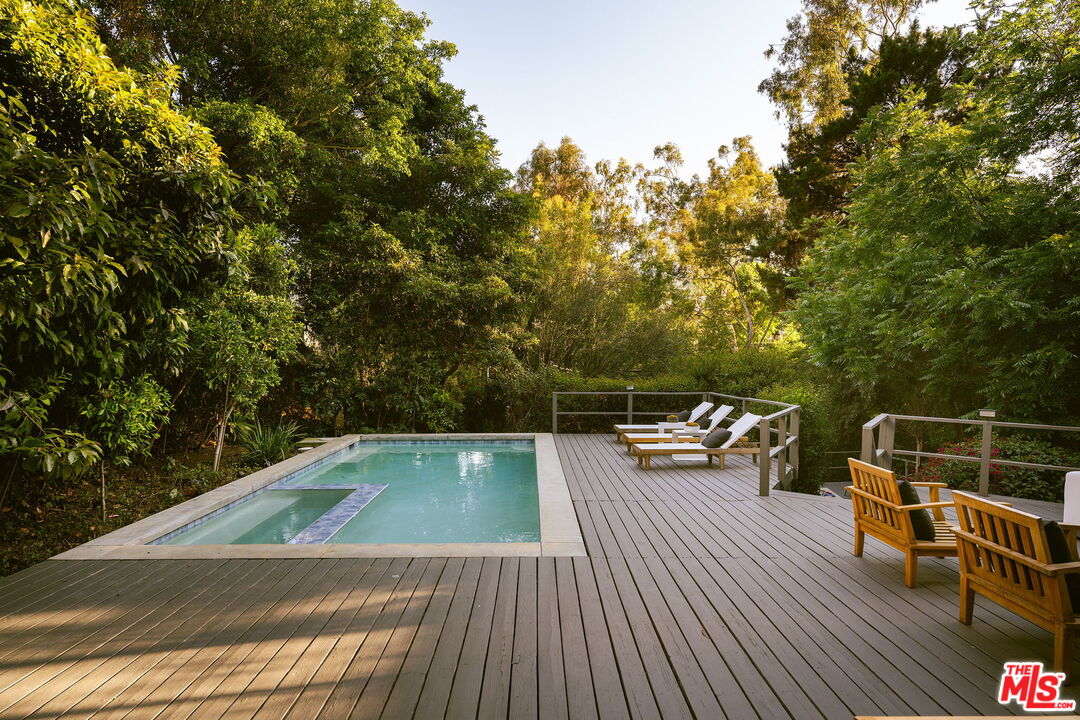 2753 La Cuesta Dr