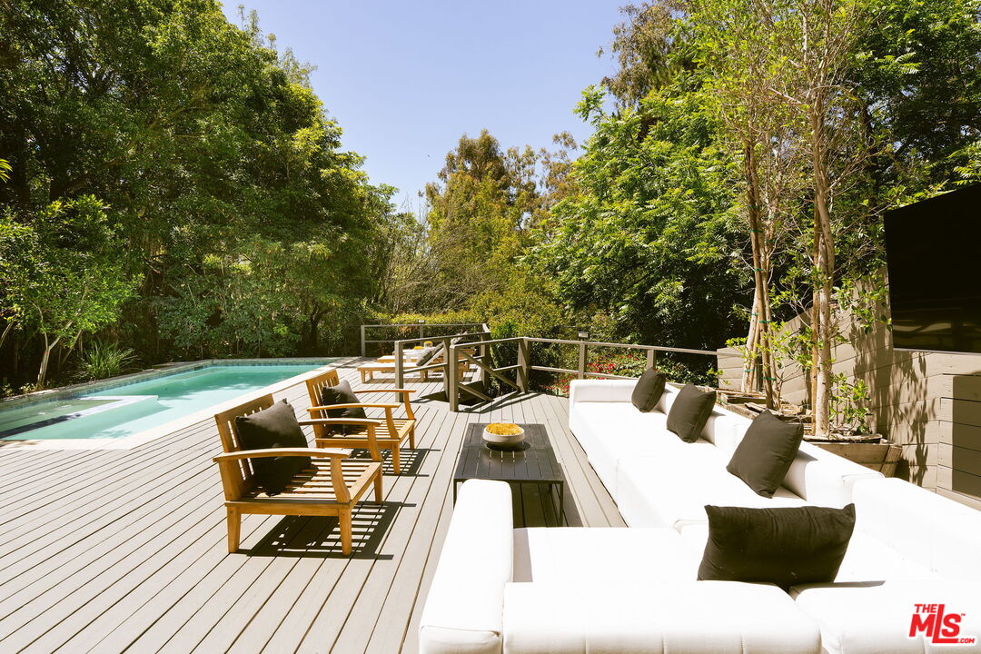 2753 La Cuesta Dr