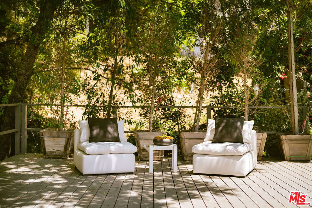 2753 La Cuesta Dr