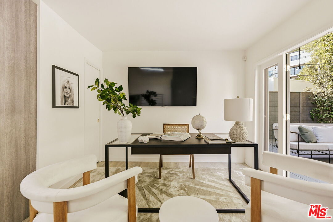 2753 La Cuesta Dr