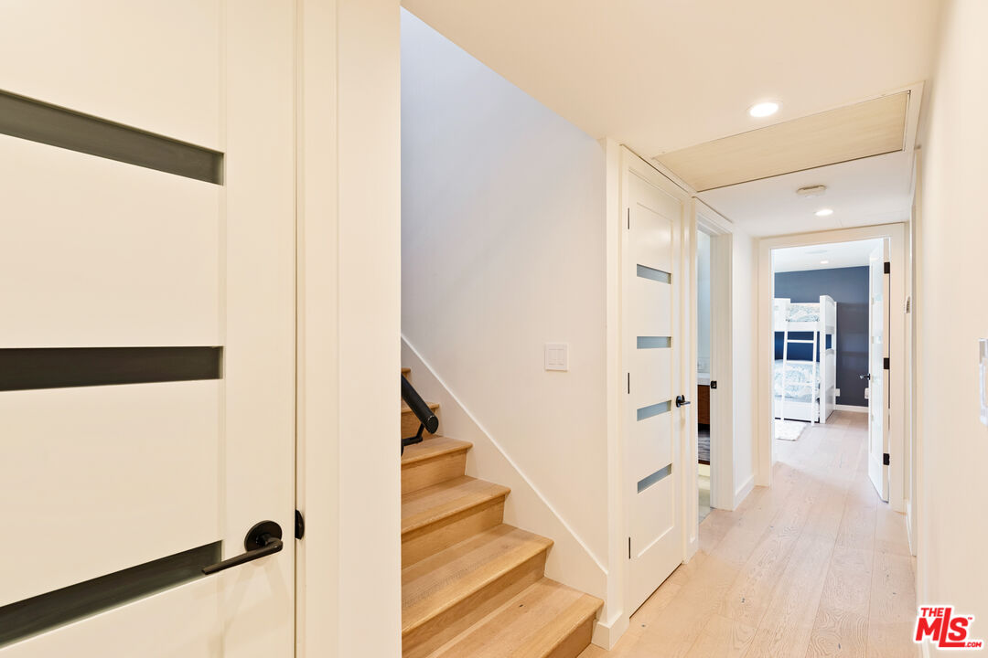 6209 Pacific Ave Unit: 201