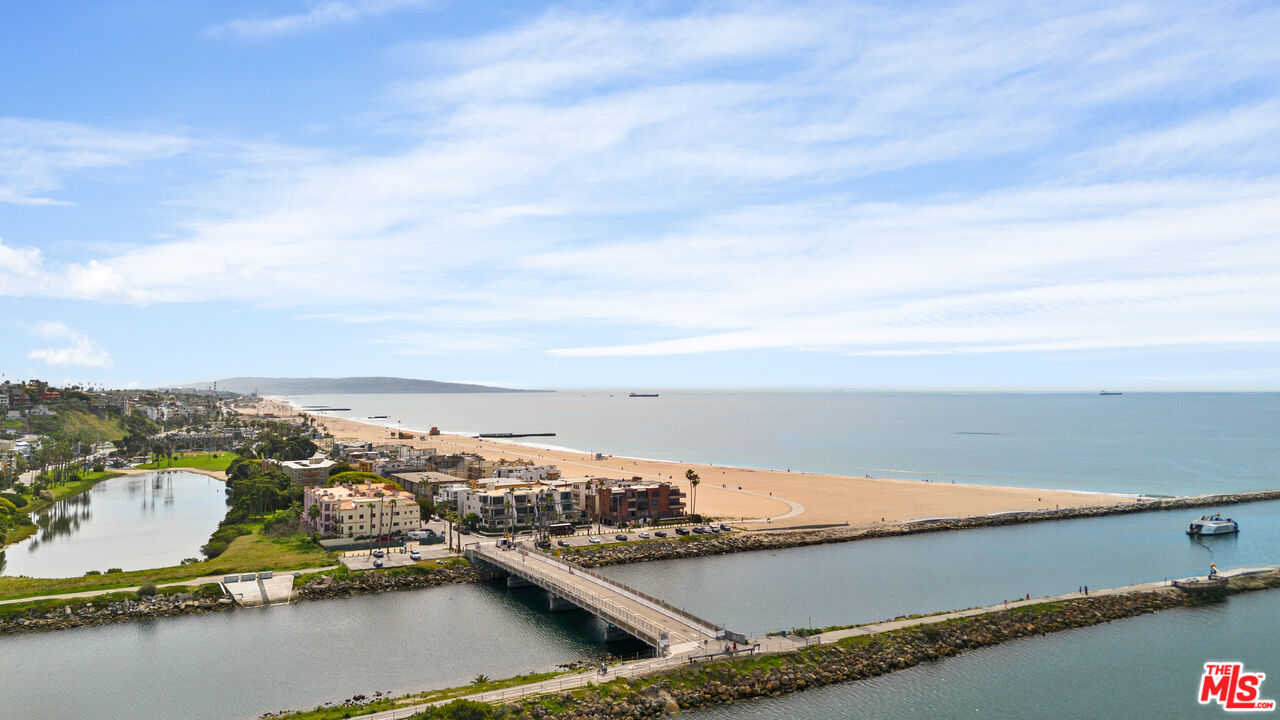 6209 Pacific Ave Unit: 201
