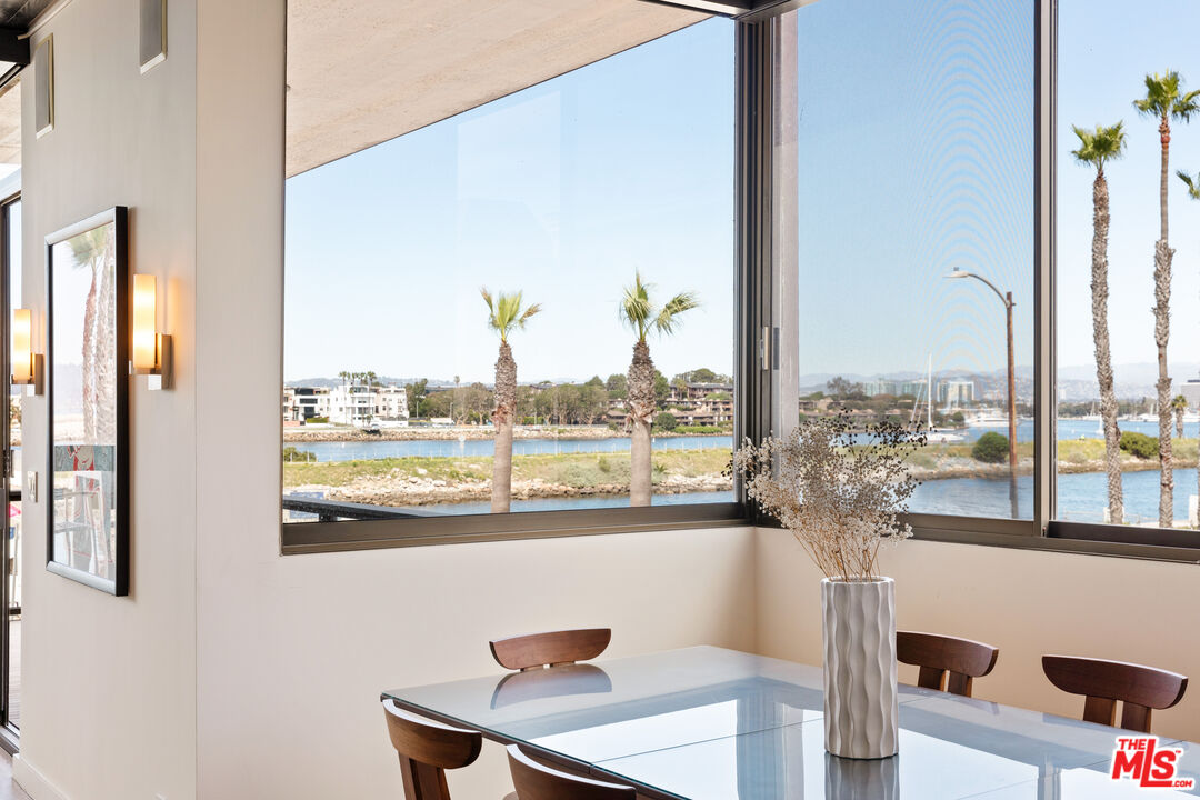 6209 Pacific Ave Unit: 201