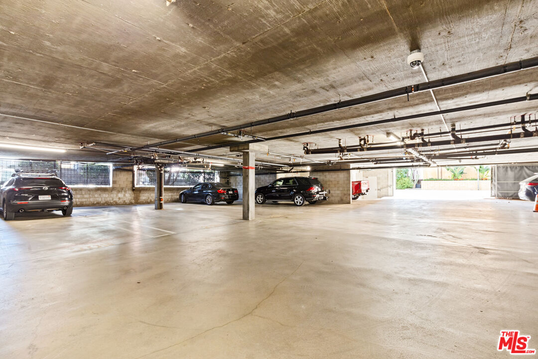 6209 Pacific Ave Unit: 201