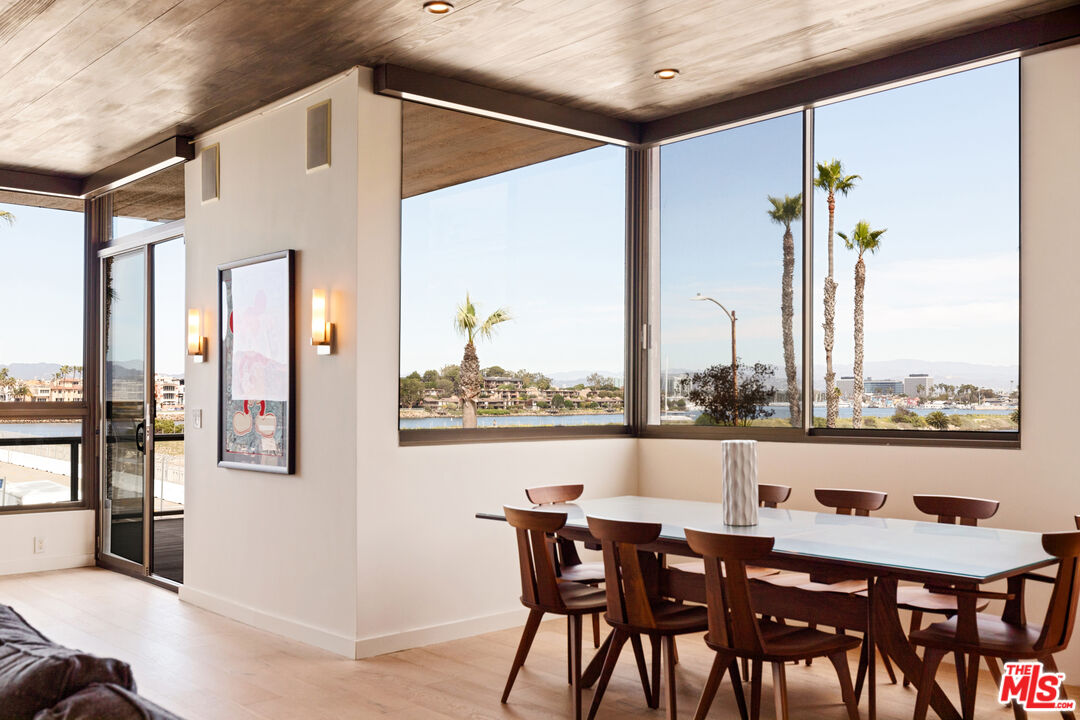 6209 Pacific Ave Unit: 201