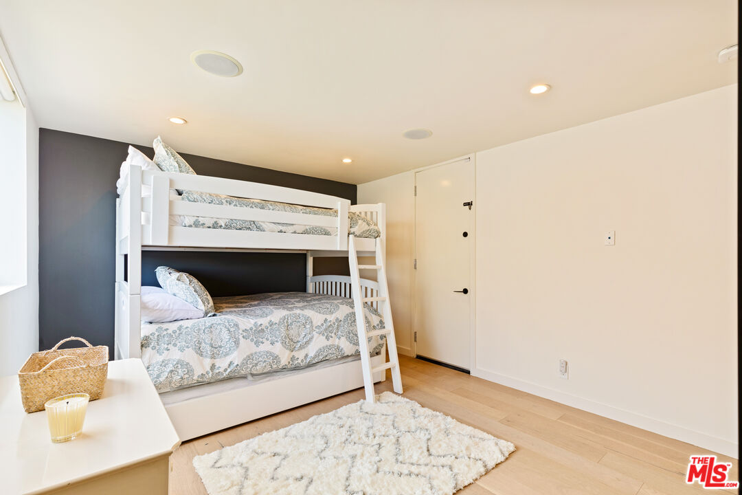 6209 Pacific Ave Unit: 201