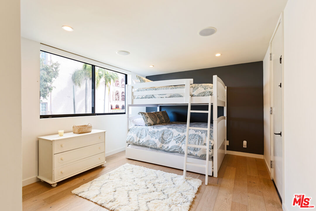 6209 Pacific Ave Unit: 201