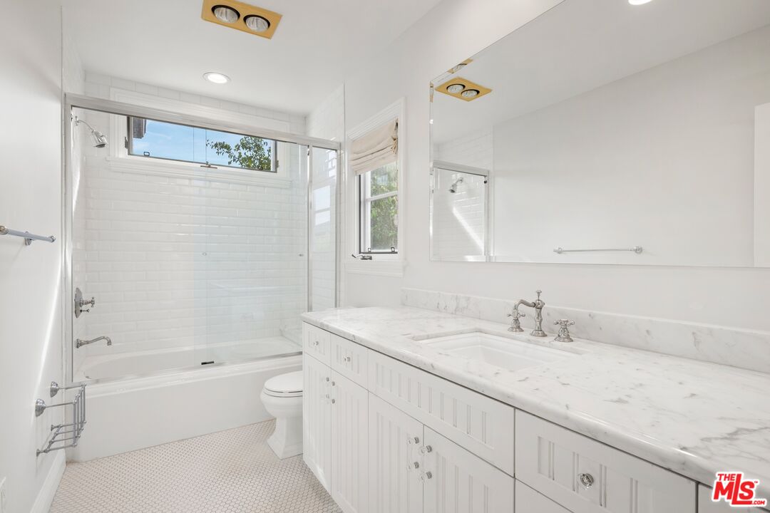735 Thayer Ave