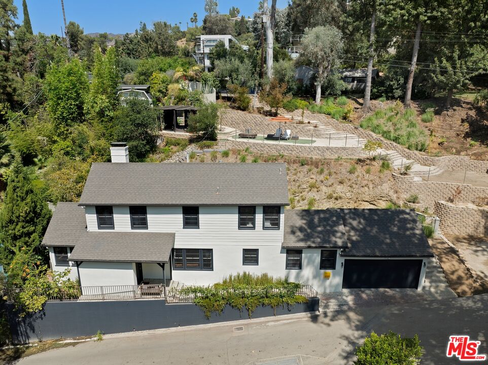 5733 Valley Oak Dr