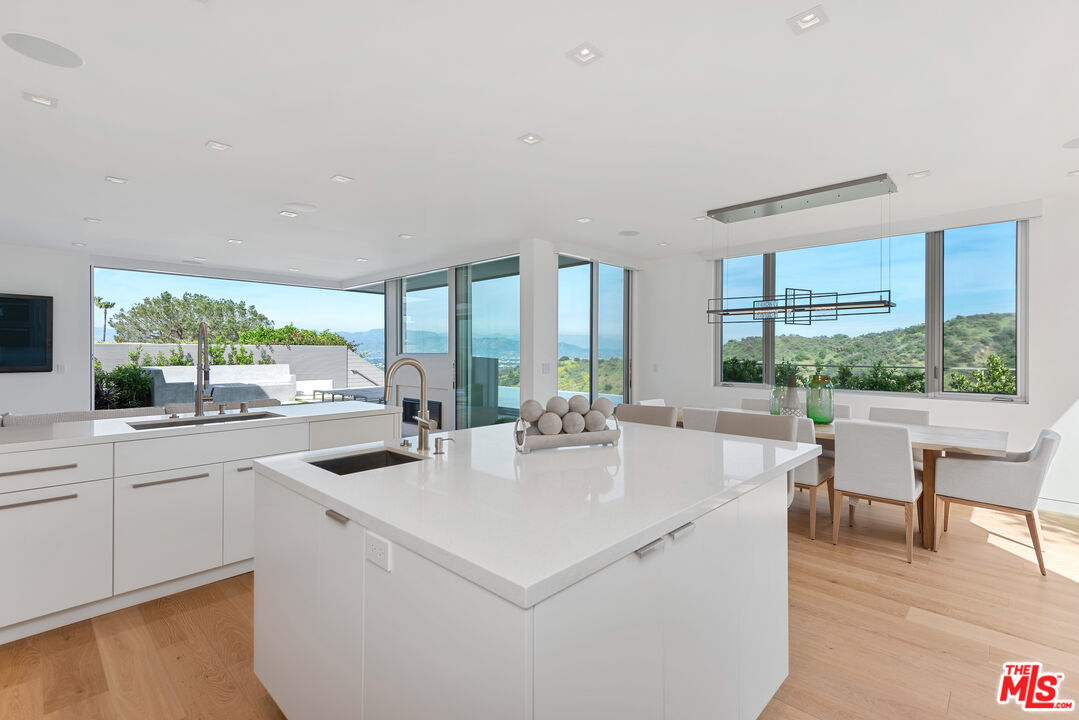 3642 Beverly Ridge Dr