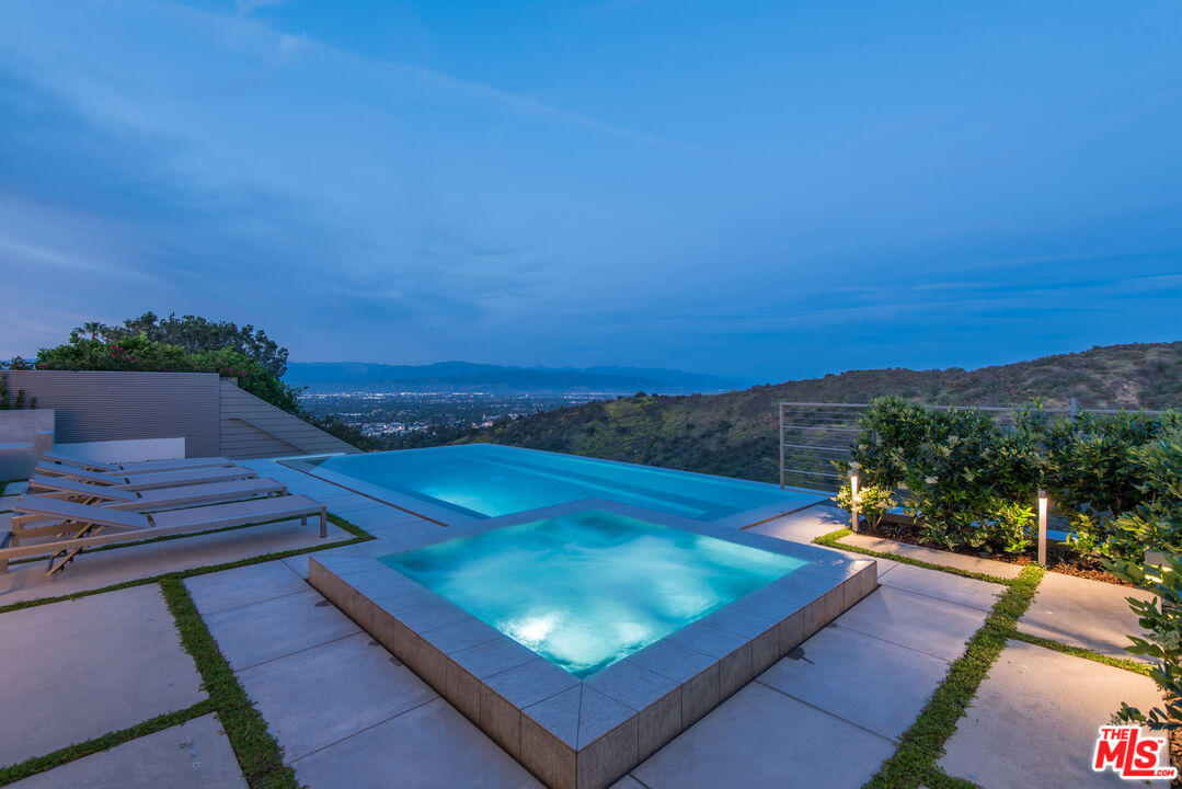 3642 Beverly Ridge Dr