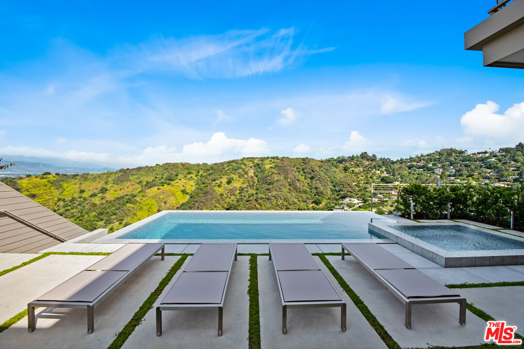 3642 Beverly Ridge Dr