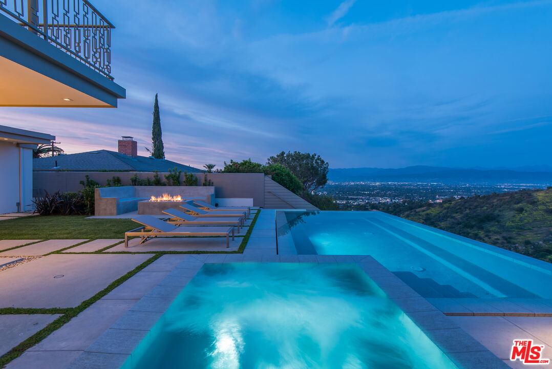 3642 Beverly Ridge Dr