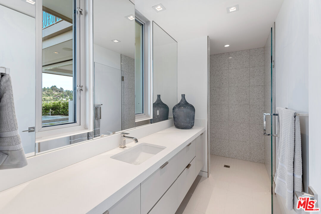 3642 Beverly Ridge Dr