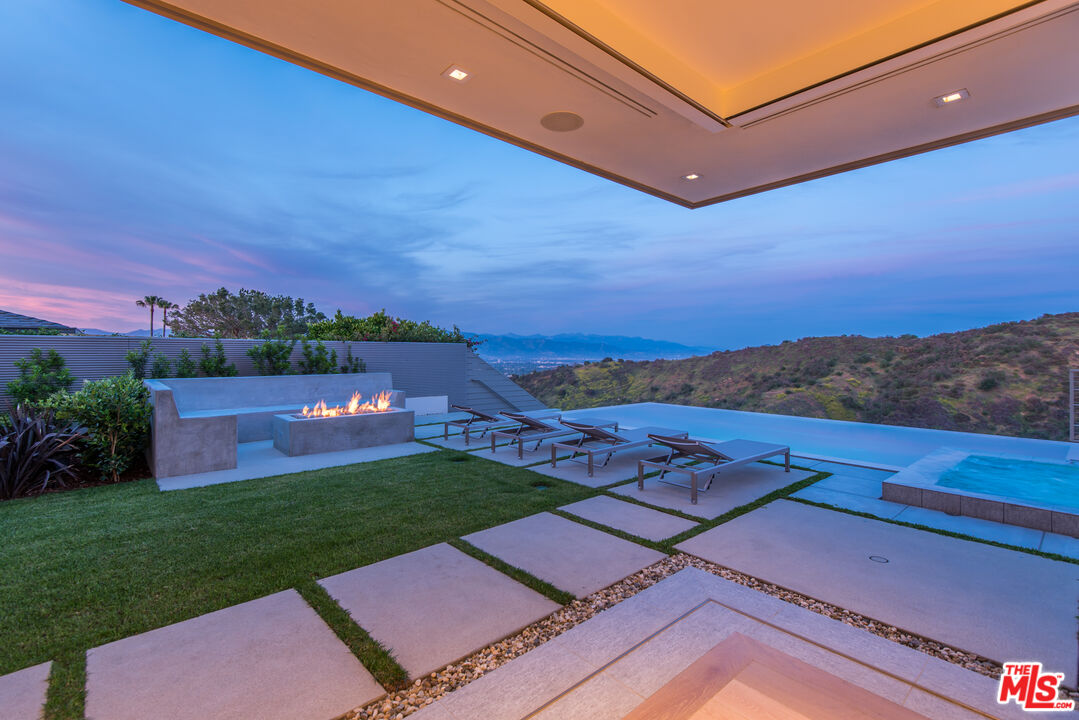 3642 Beverly Ridge Dr