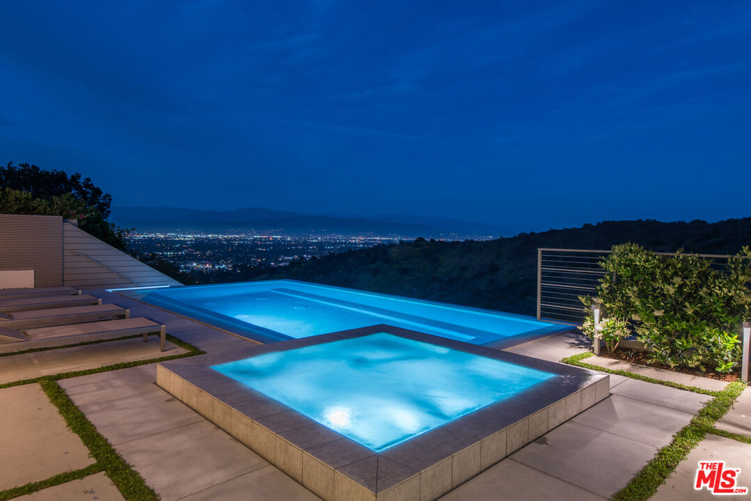3642 Beverly Ridge Dr