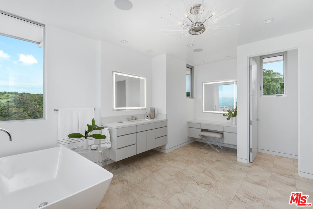 3642 Beverly Ridge Dr