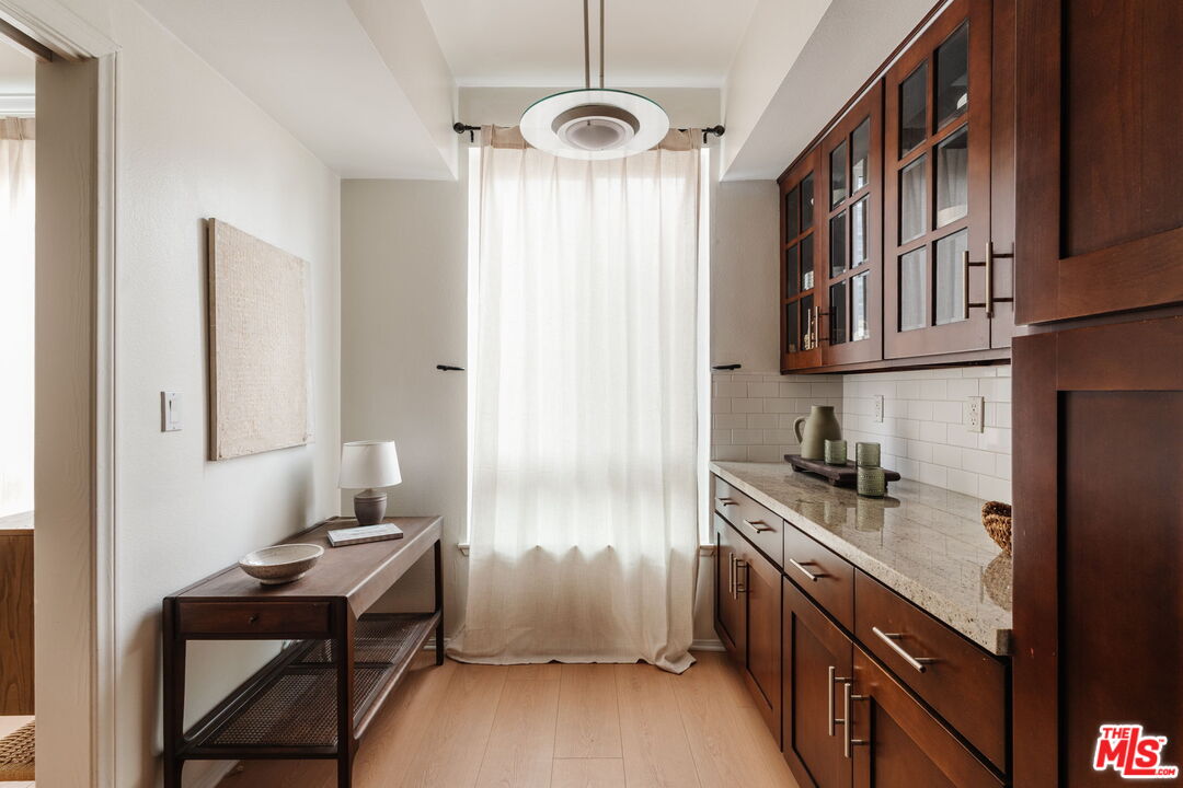 1161 Amherst Ave Unit: 204