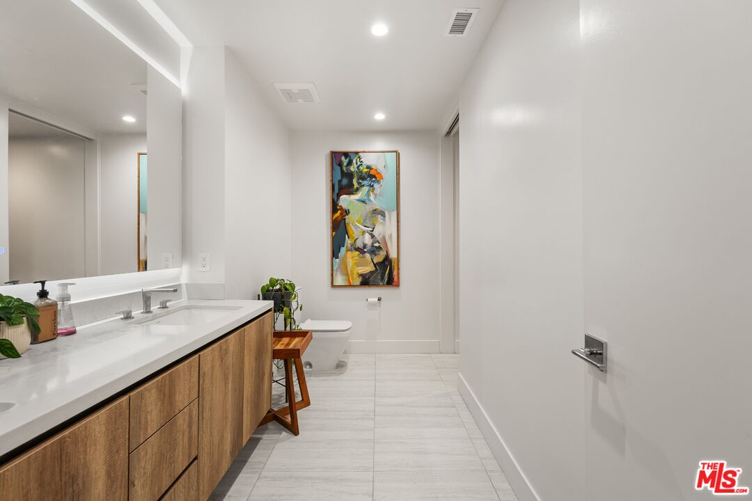 411 S Hamel Rd Unit: 306
