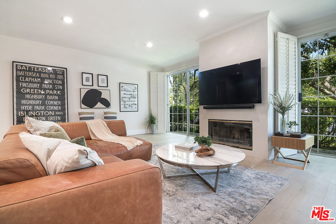 458 N Oakhurst Dr Unit: 104