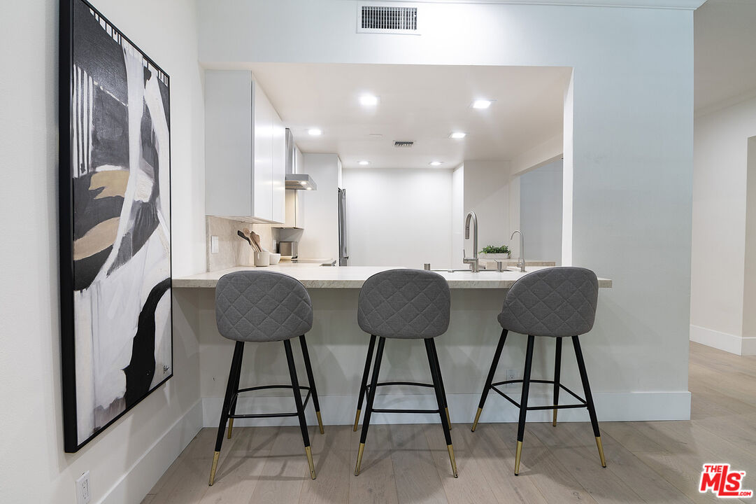 458 N Oakhurst Dr Unit: 104