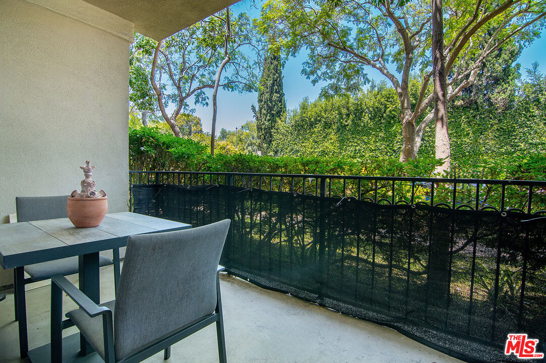458 N Oakhurst Dr Unit: 104
