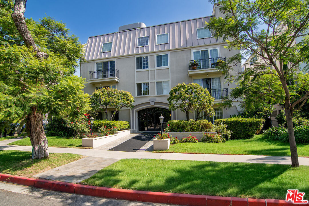 458 N Oakhurst Dr Unit: 104