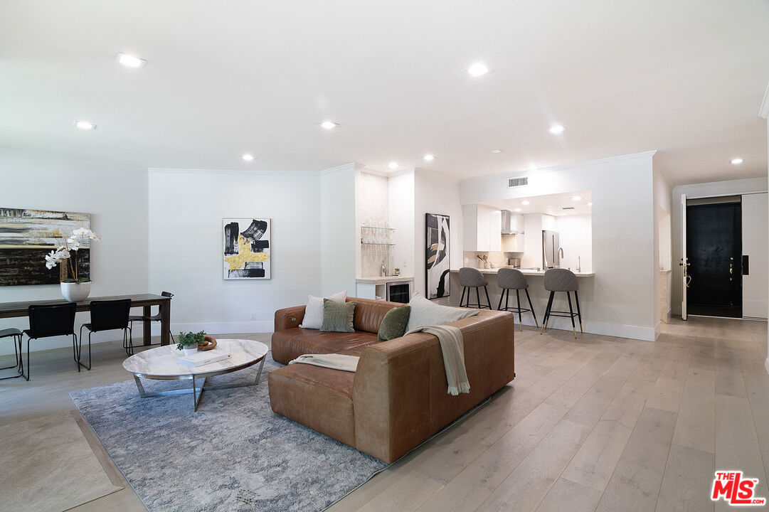 458 N Oakhurst Dr Unit: 104