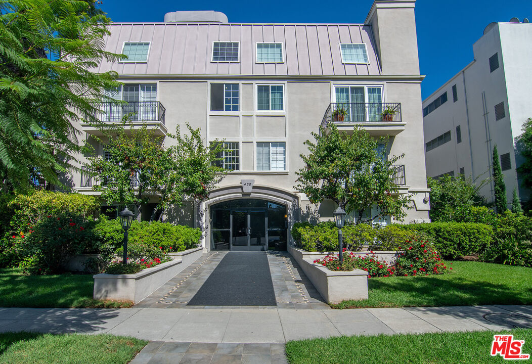 458 N Oakhurst Dr Unit: 104