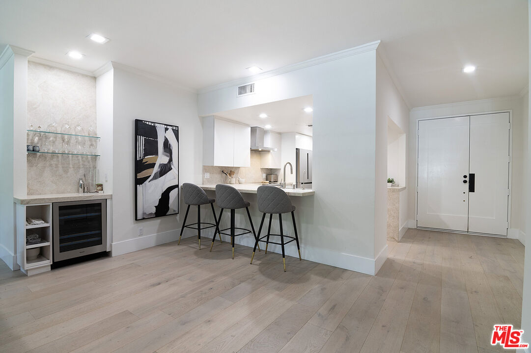 458 N Oakhurst Dr Unit: 104