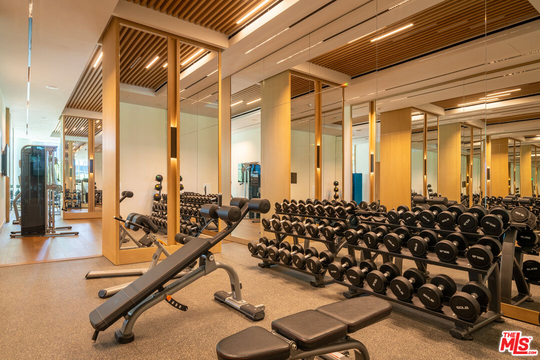 1000 W 8th St Unit: 5802