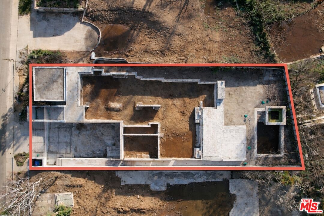 327 N Grenola St