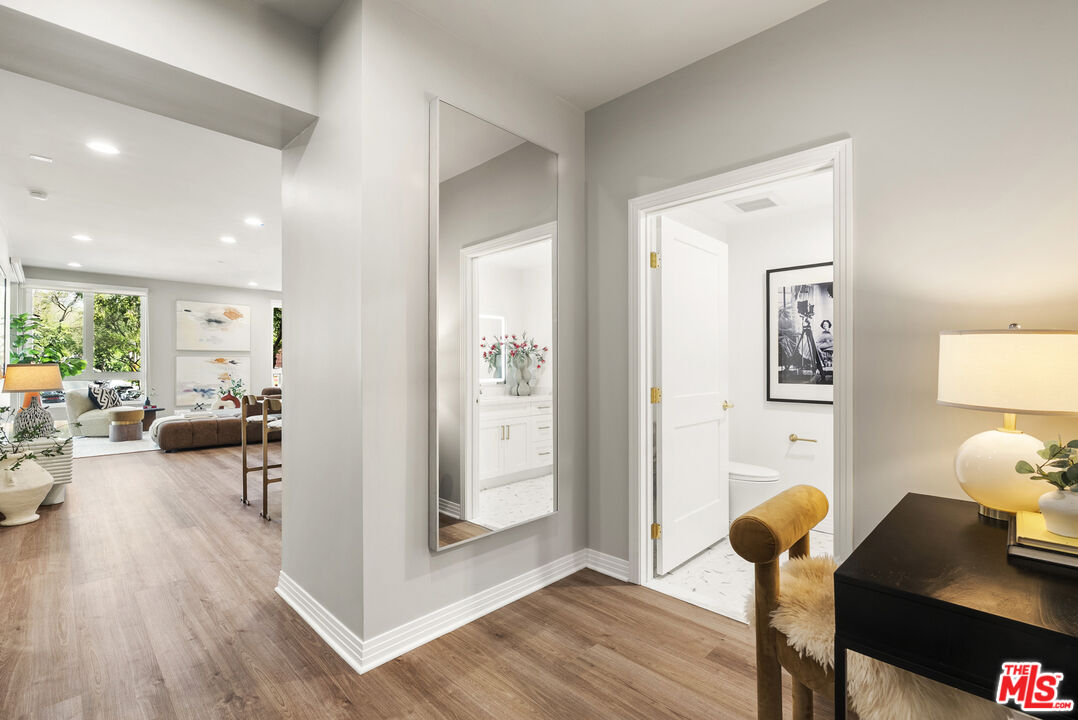 7428 Santa Monica Blvd Unit: 402