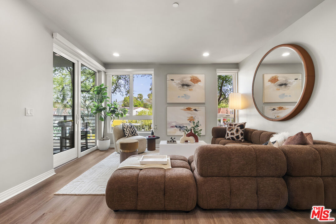 7428 Santa Monica Blvd Unit: 402