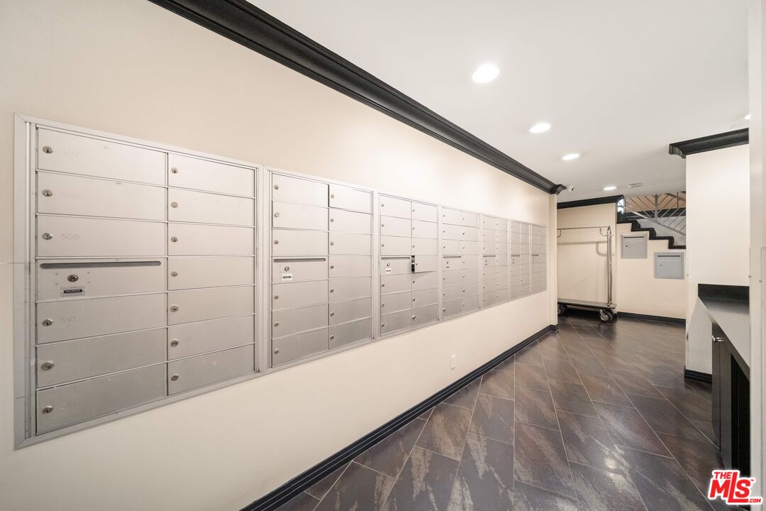 100 S Doheny Dr Unit: 514