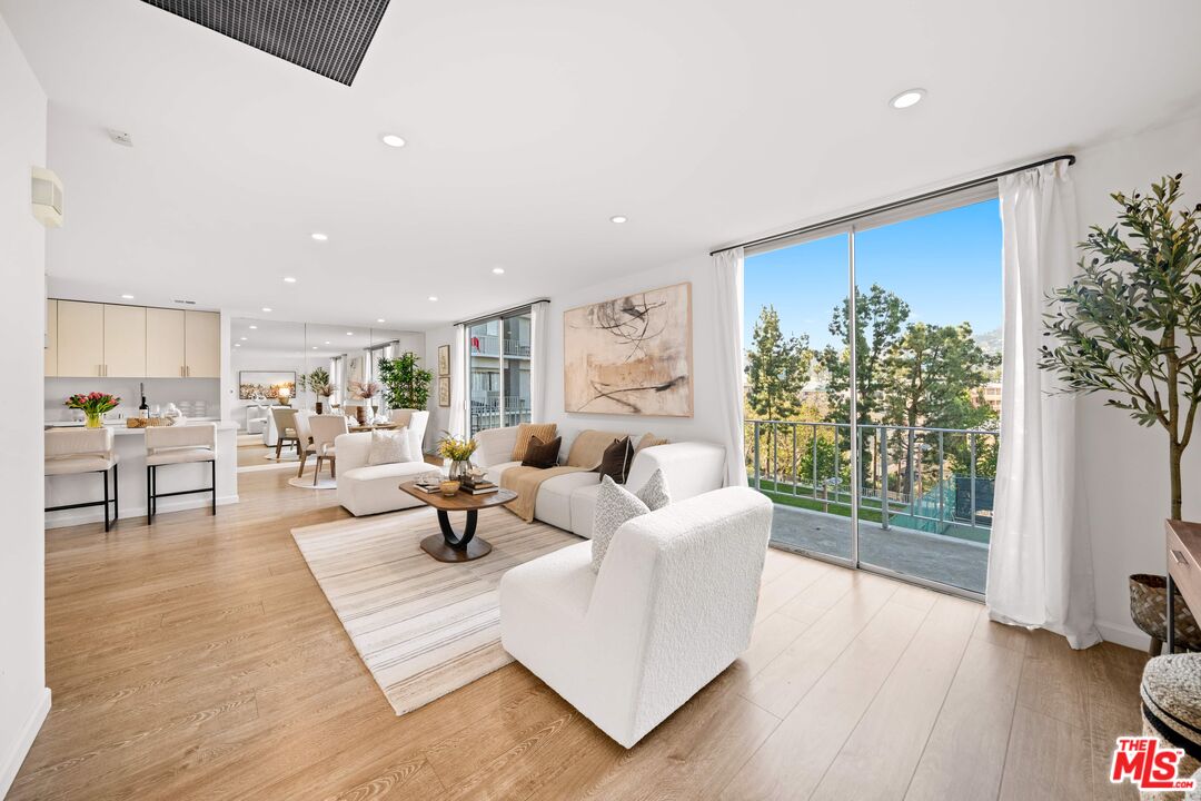 100 S Doheny Dr Unit: 514